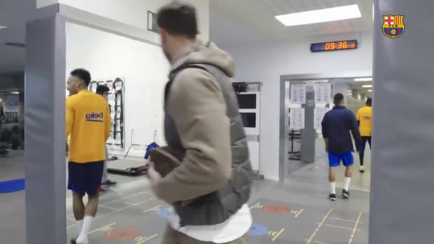 Aubameyang meets Xavi and new teammates